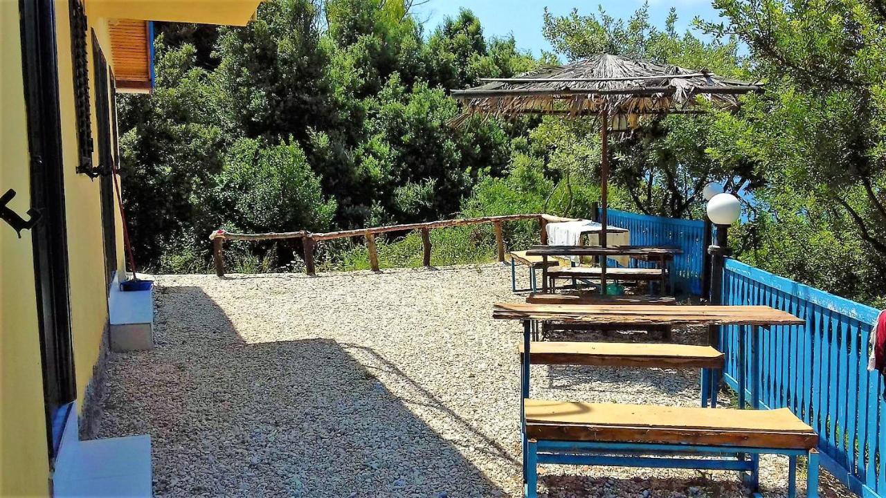Ramo'S Hilltop Retreat With Kitchenette And Patio - 1St Wlora Zewnętrze zdjęcie